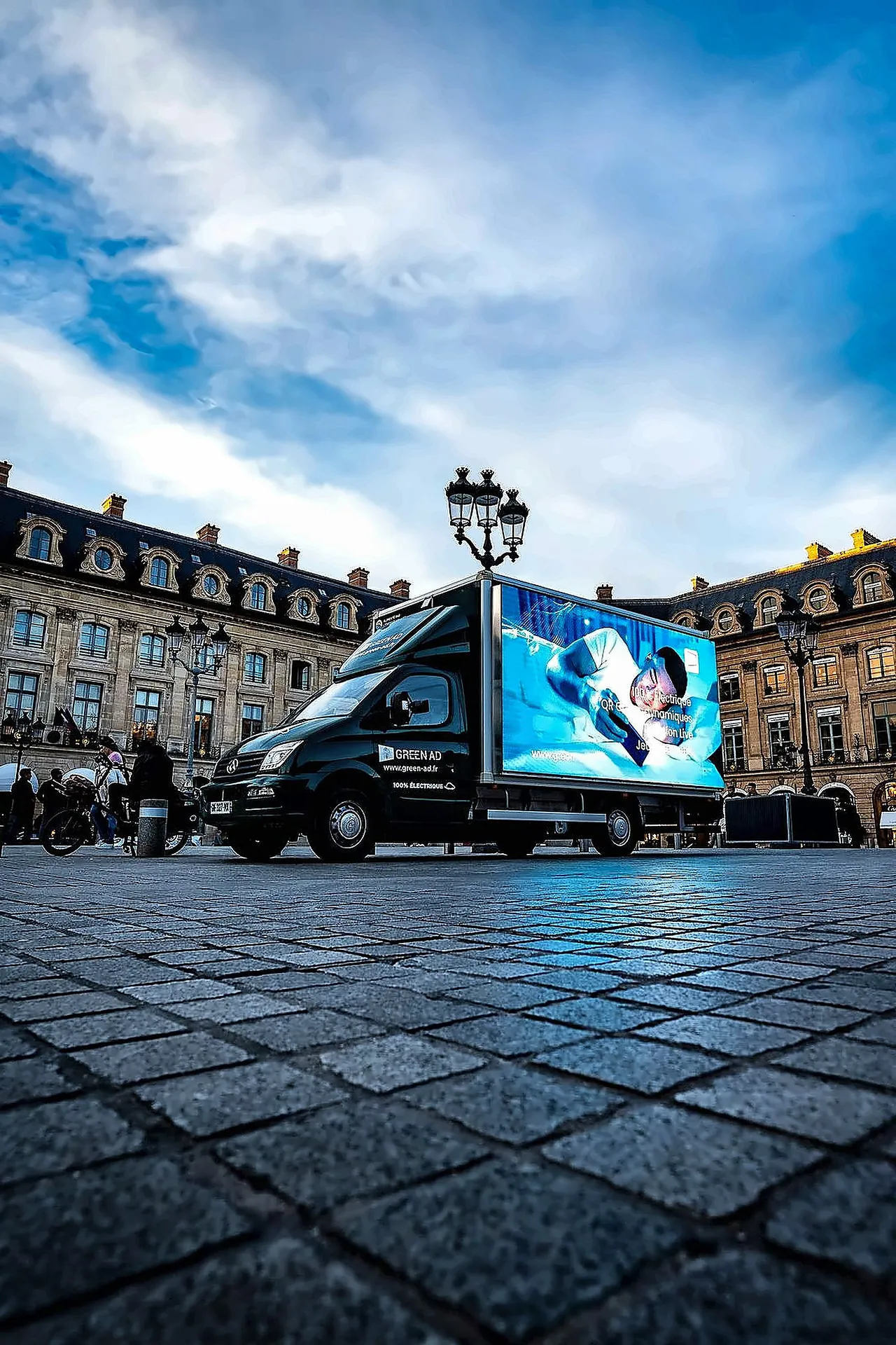 Place Vendôme · notre camion 100 % électrique